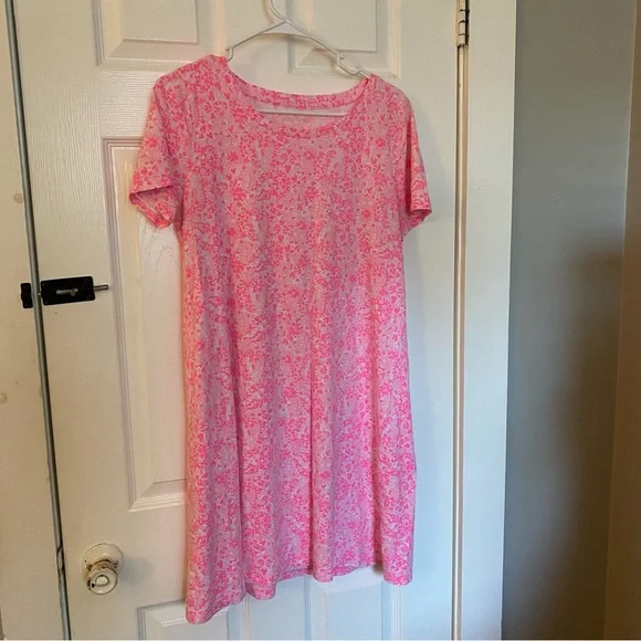 Lilly Pulitzer T-Shirt dress - Picture 2 of 5